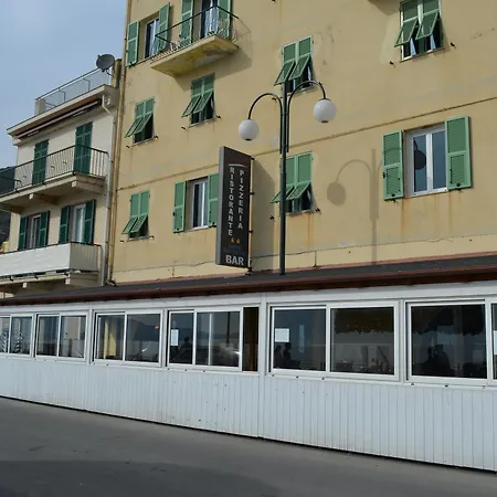 Hotell San Pietro 2*