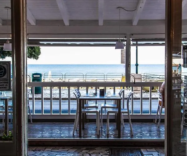 圣皮特罗赤亚瓦里酒店 2* 基亚瓦里